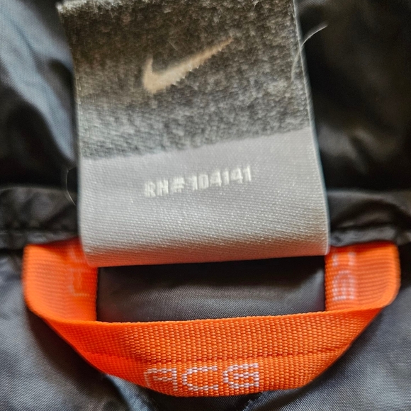Nike ACG 550 Goose Down Quilted Jacket Men’s L Black Hooded Lightweight Warm - Picture 8 of 16